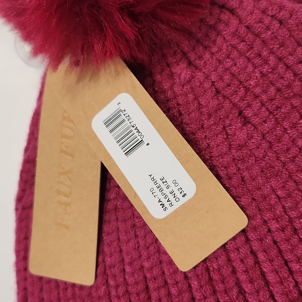 NWT Steve Madden Raspberry Knit Faux Fur Pom-Pom Beanie Hat One Size - Picture 3 of 6